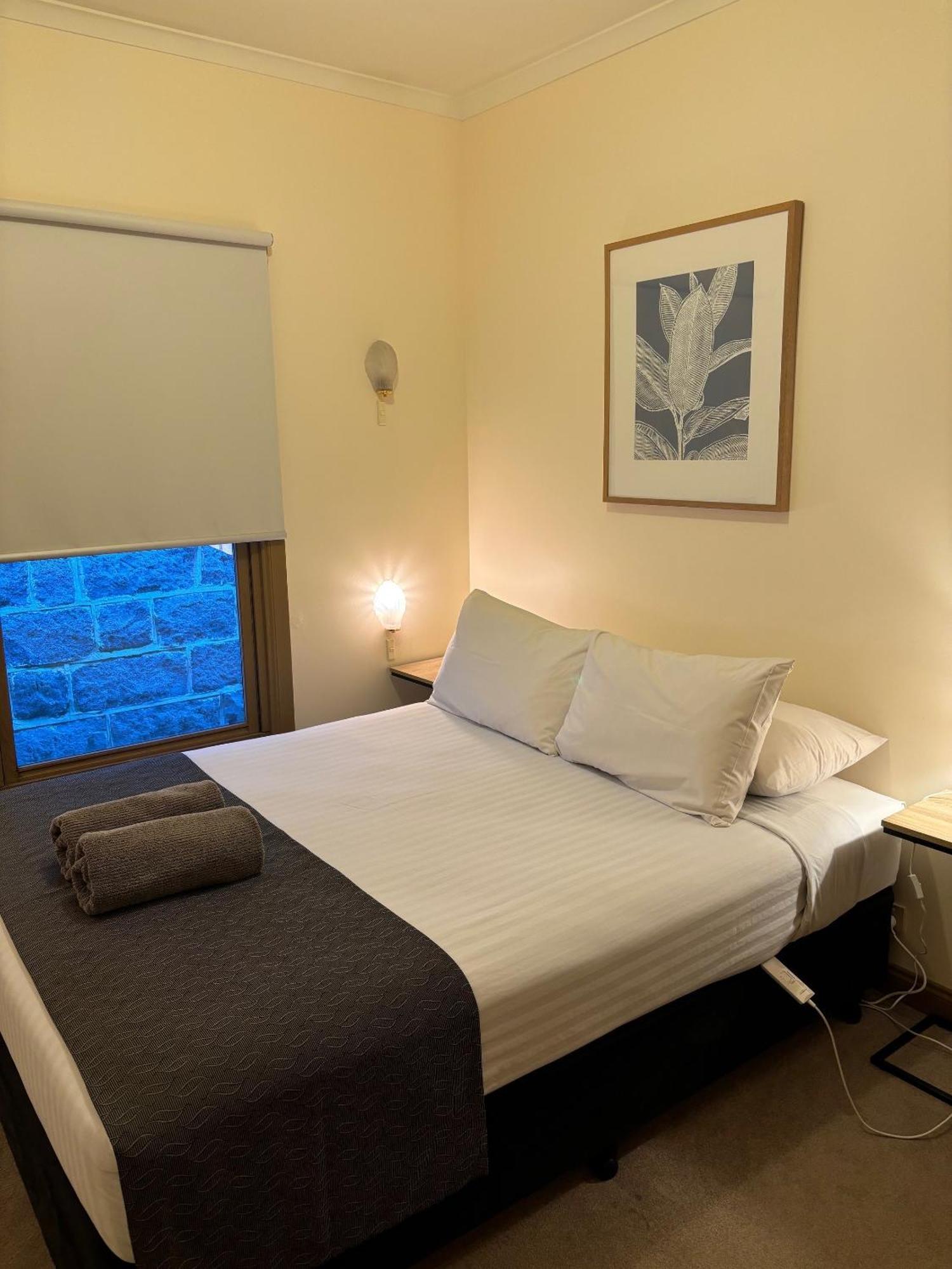 Seacombe House Motor Inn Port Fairy Exterior foto